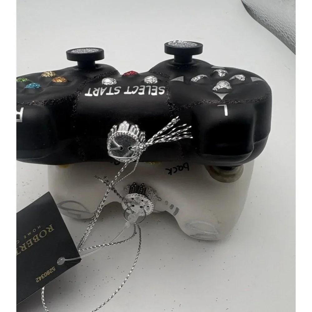 Robert Stanley Xbox Video Game Controller Ornament 1 Black 1 White Glass 4 inch - Picture 5 of 5